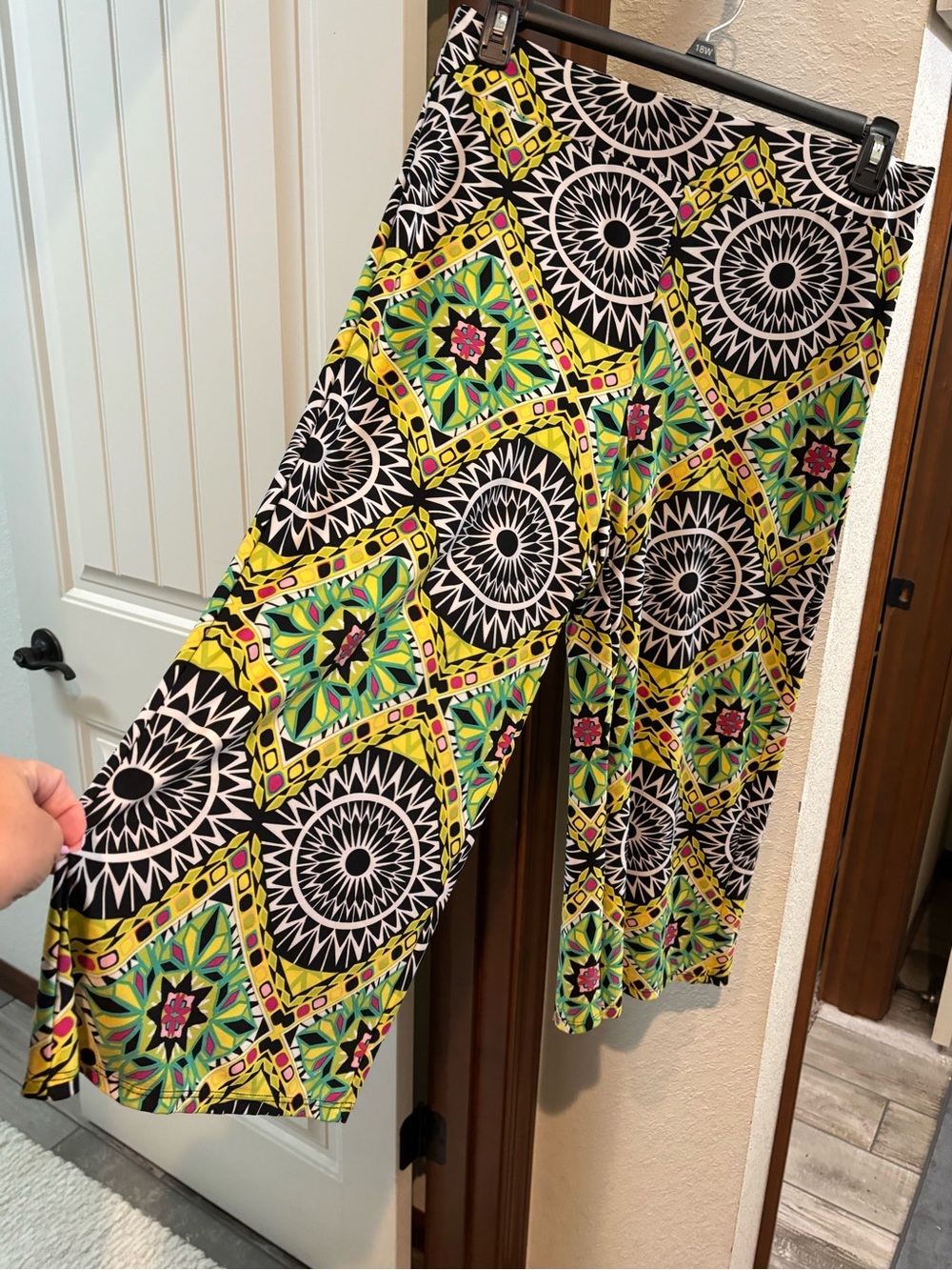 Sunny Leigh Black, Yellow & Green Patterned Wide-Leg women’s Bottoms